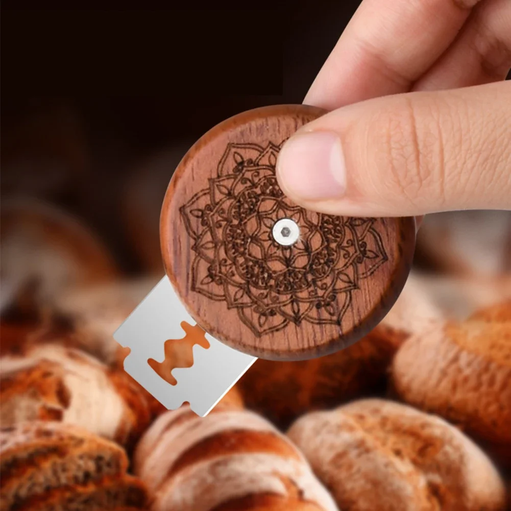 Нож-скребок для выпечки хлеба, – обзор и цена Dough Scraper Curved